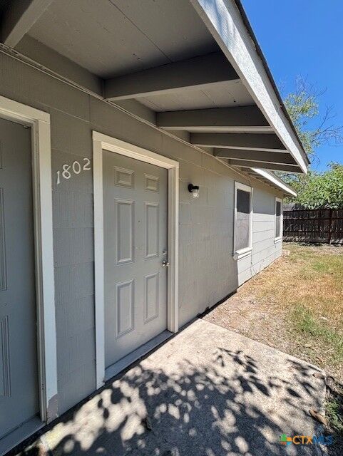 Property Photo: 1802 W Avenue H C TX 76504
