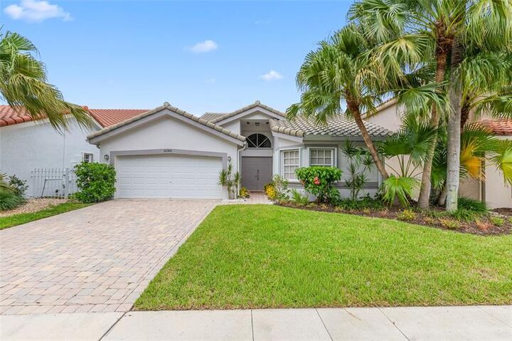 Property Photo:  10365 Buena Ventura Drive  FL 33498 