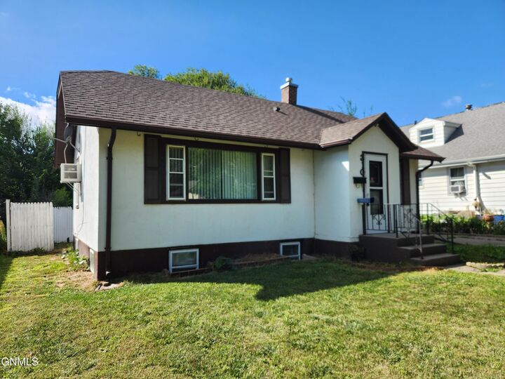 Property Photo: 310 19th Street N ND 58501