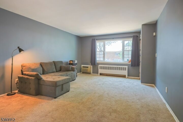Property Photo:  9 Wedgewood Dr 96  NJ 07044 