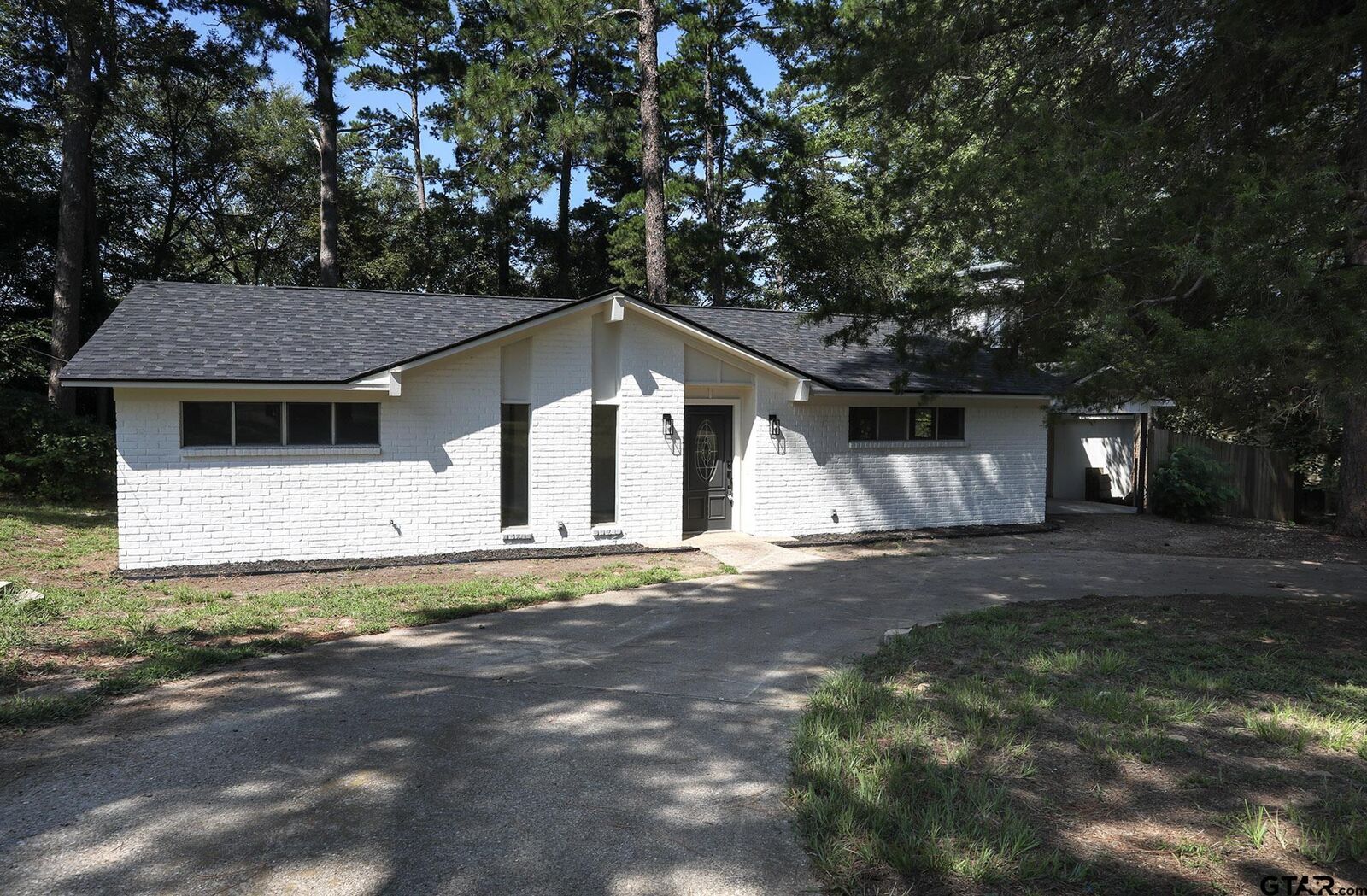 Property Photo: 230 Pinewood Ln TX 75771