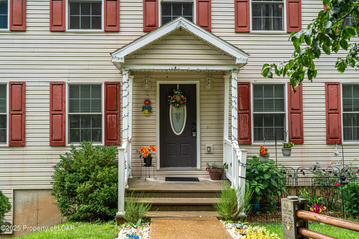 Property Photo: 248 Avalanche Lane PA 18222
