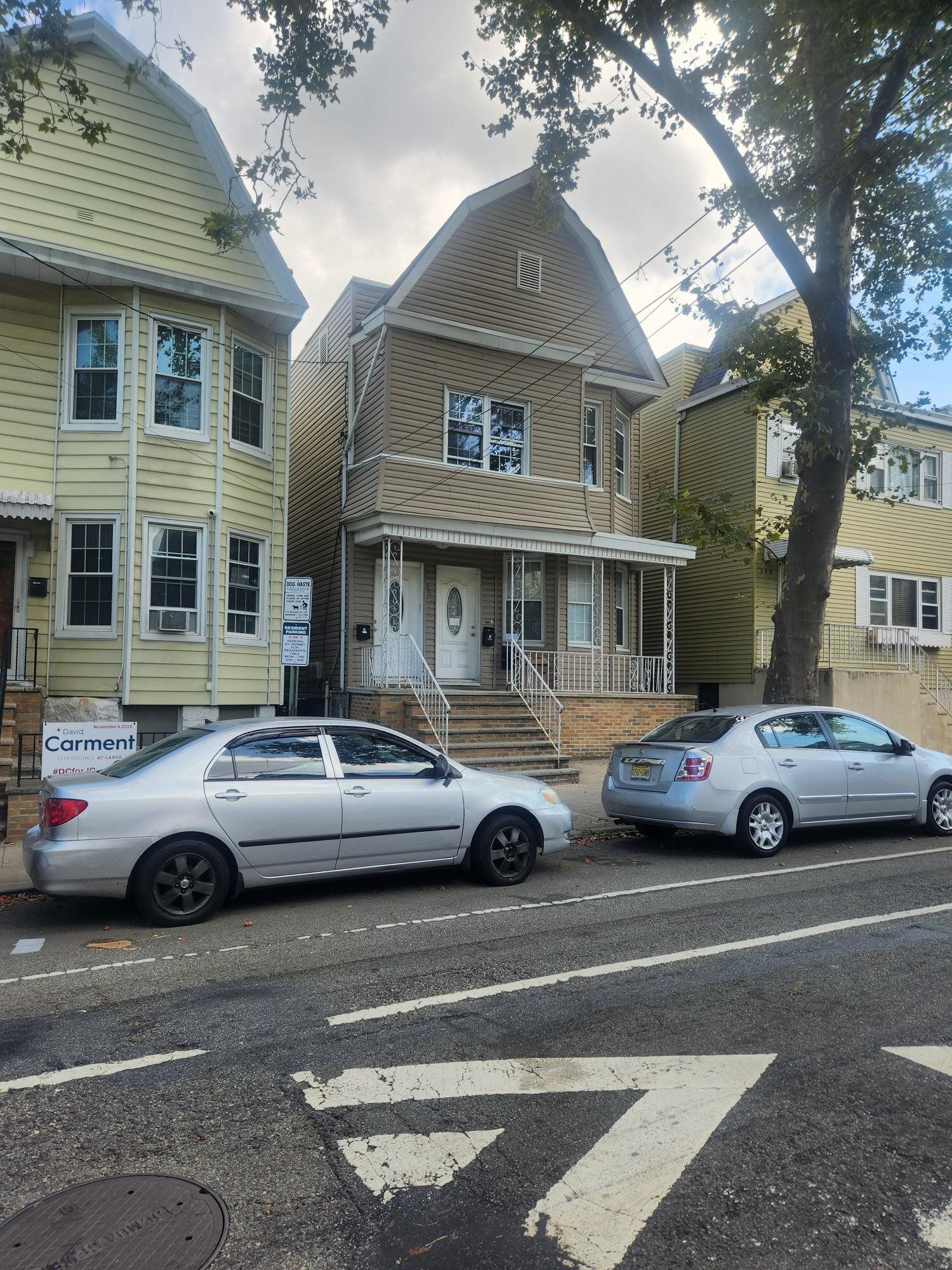 Property Photo:  352 Woodlawn Ave 2  NJ 07304 