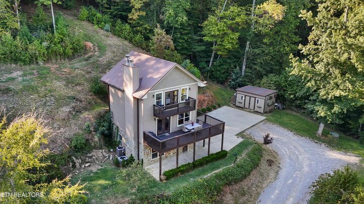 Property Photo: 1755 A R Davis Rd TN 37865