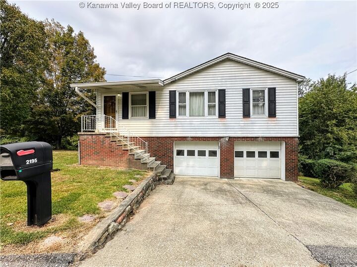 2195 Oakridge Drive  Charleston WV 25311 photo