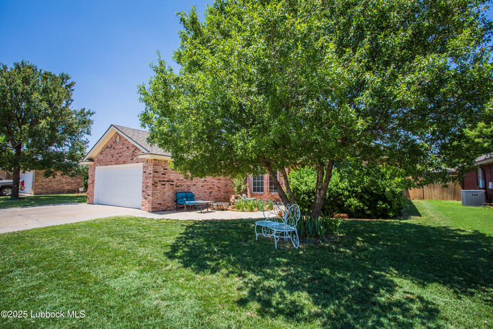 Property Photo: 1506 Yorkshire Avenue TX 79382