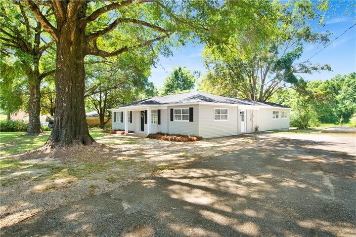Property Photo: 5229 Fairview Highlands Drive AL 36587