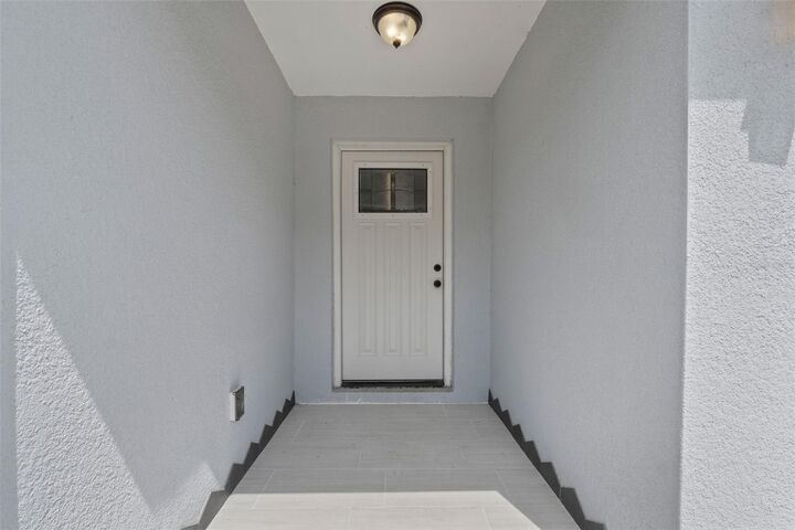 Property Photo: 319 Avenue A FL 33881