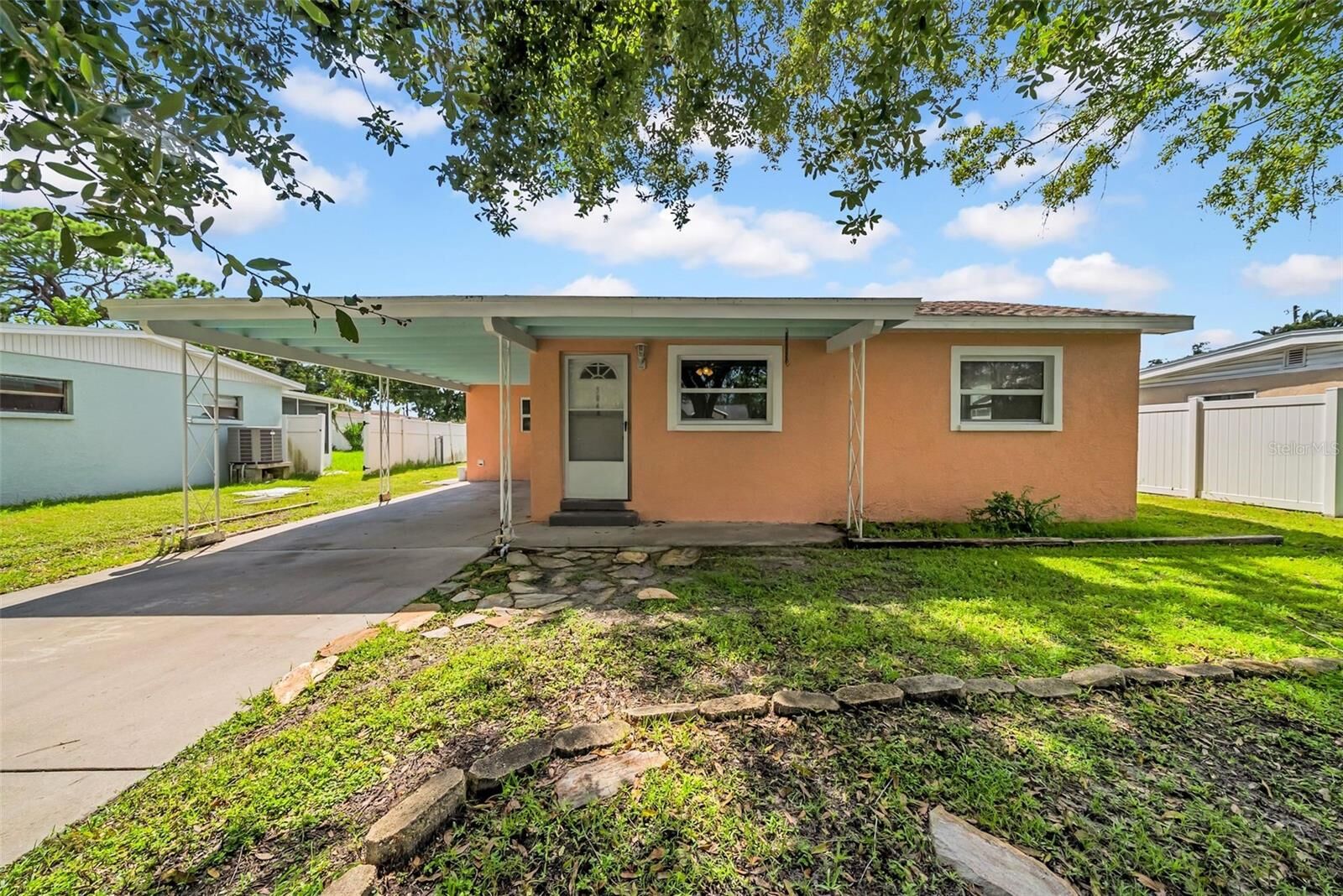 Property Photo:  9046 1st Street N  FL 33702 