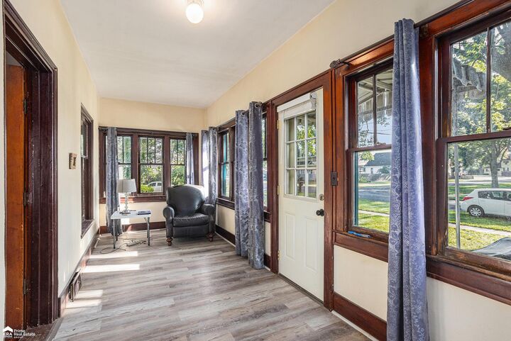 Property Photo: 206 S Maple Street MI 48626-9476