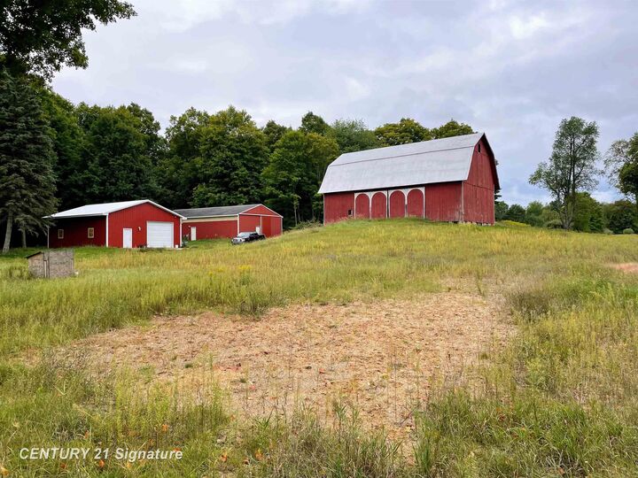 10760 S Winn Road  Shepherd MI 48883 photo