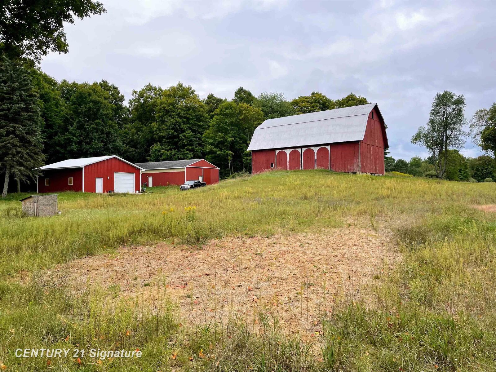 Property Photo: 10760 S Winn Road MI 48883