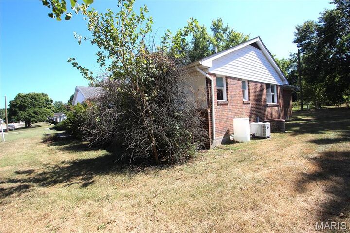 Property Photo:  803 W College Avenue  MO 63645 