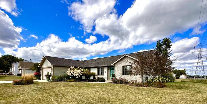Property Photo:  2616 11th St  WI 53140 