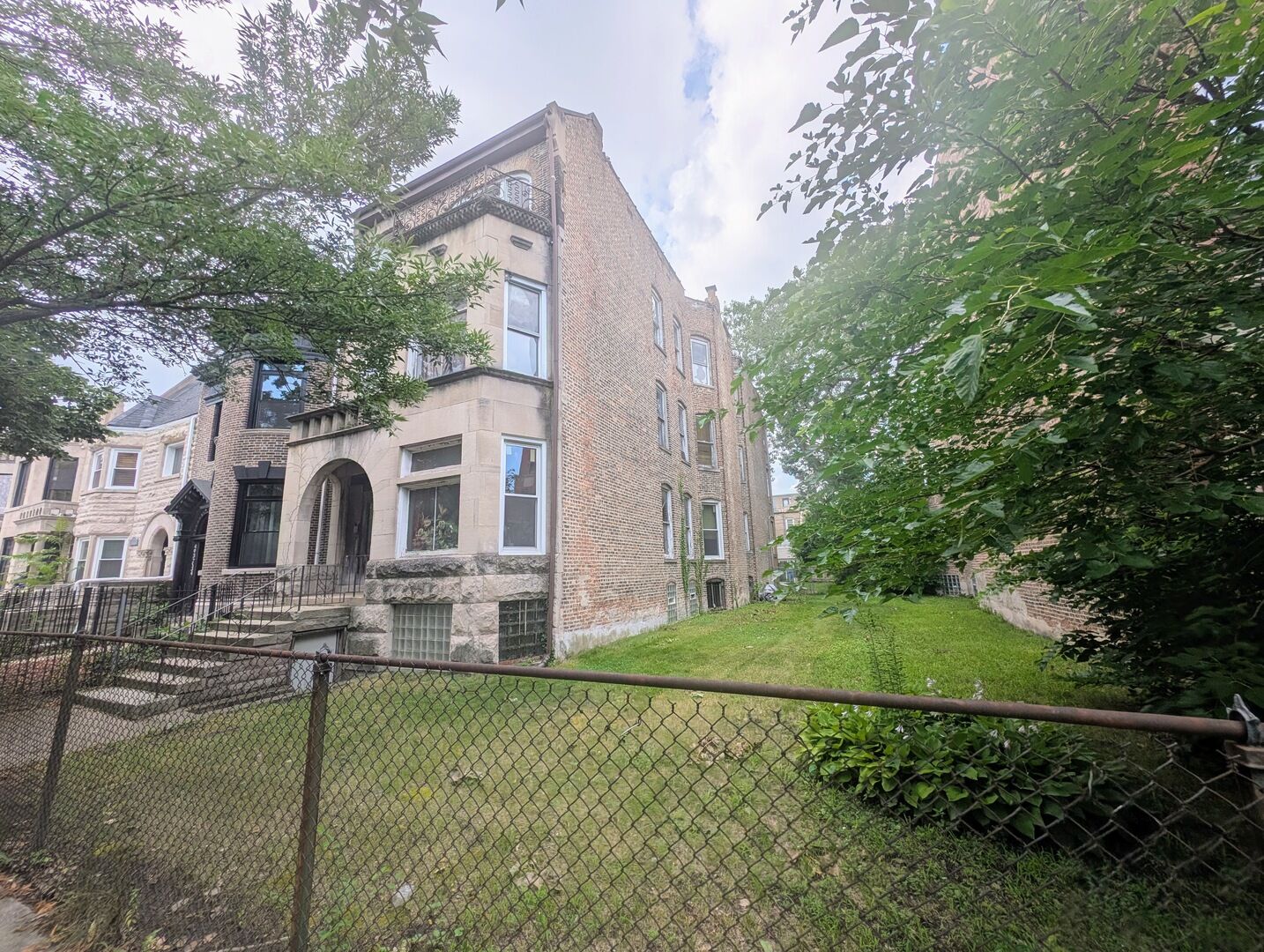 Property Photo: 4930 S Vincennes Avenue IL 60615