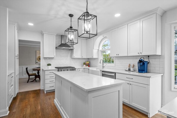 Property Photo:  506 Bent Tree Court  IL 60543 