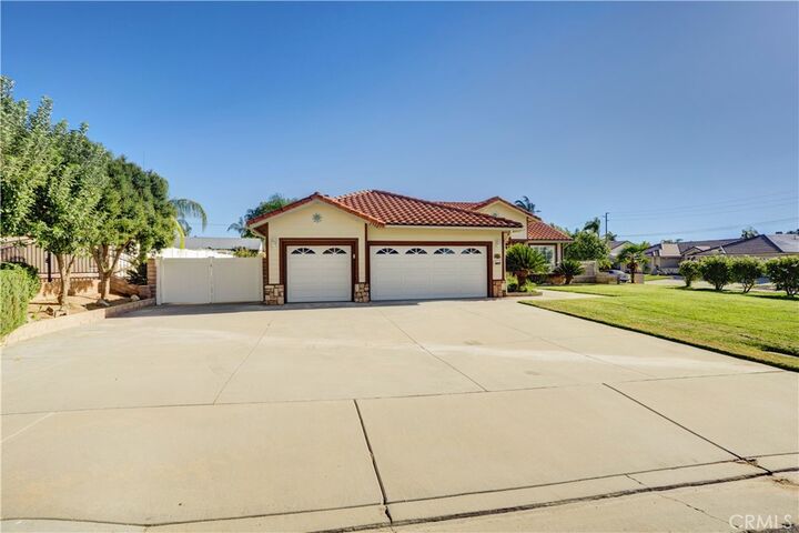 Property Photo: 29087 Slumpstone Street CA 92567