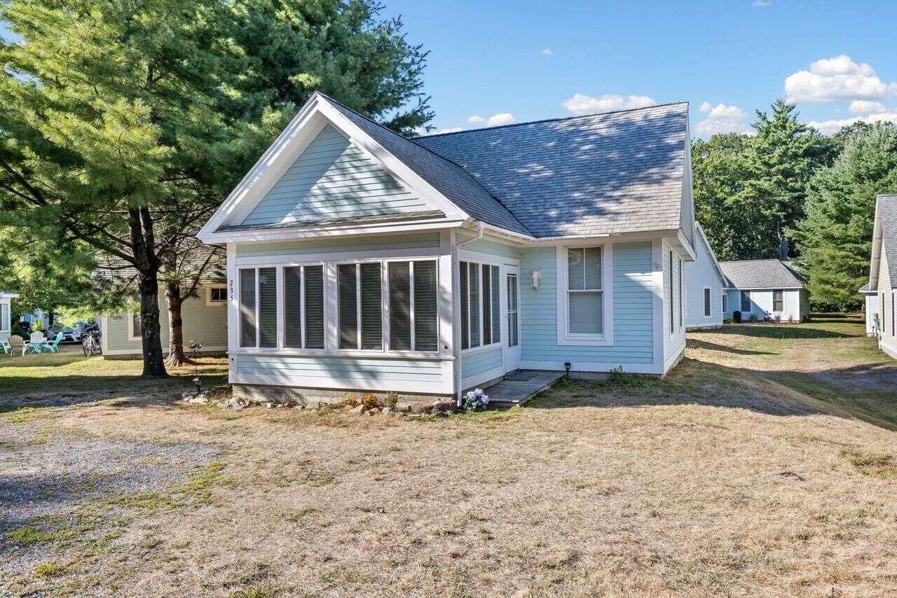 Property Photo:  454 Post Road 235  ME 04090 