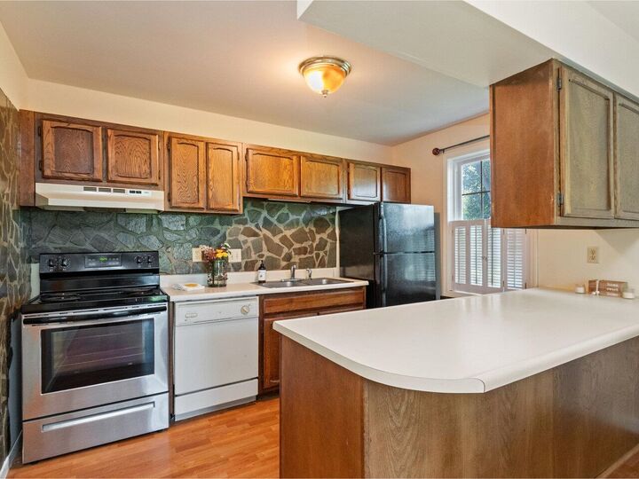 Property Photo:  17 Twin Oaks Terrace  VT 05403 