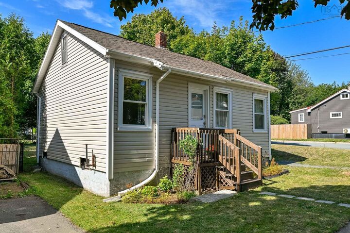 Property Photo:  39 Russell Street  NS B3A 3M7 