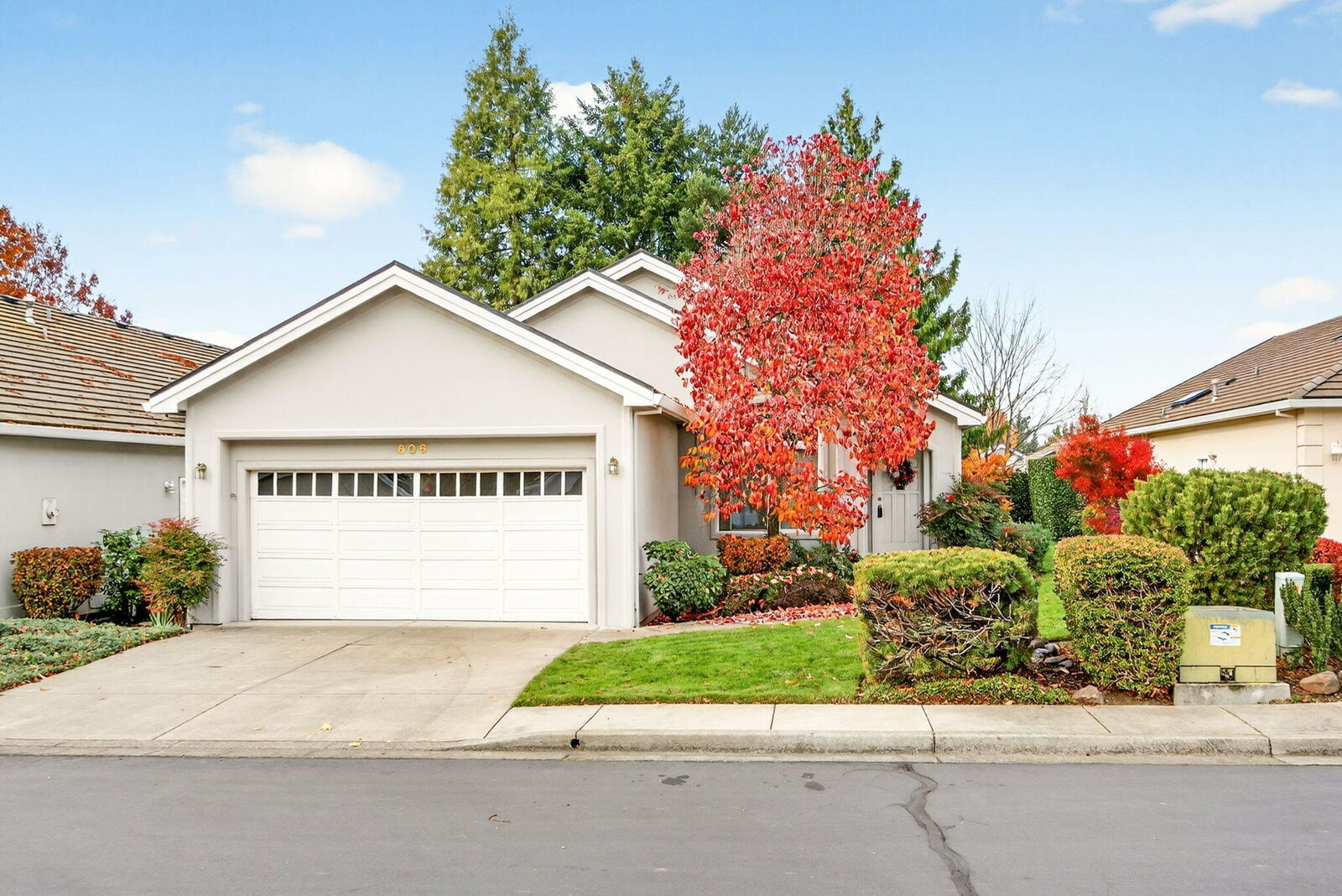 Property Photo:  606 Summerwood Drive  OR 97504 