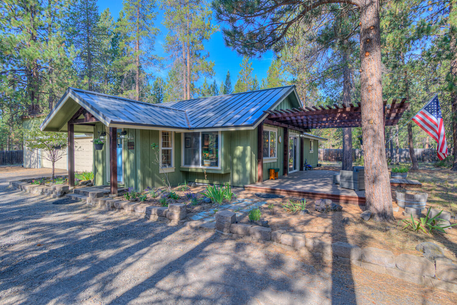 Property Photo: 17592 Holgate Court OR 97739
