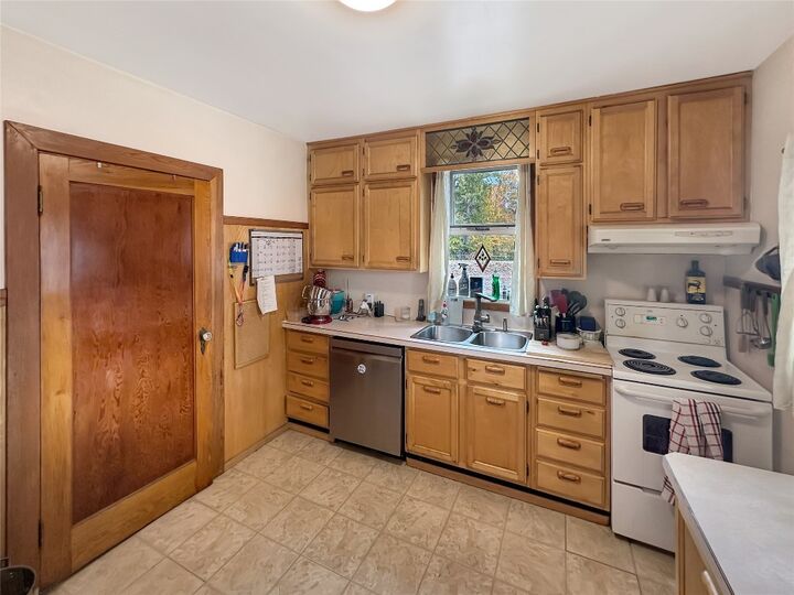 Property Photo:  60 Angela Avenue  BC V0X 1W0 