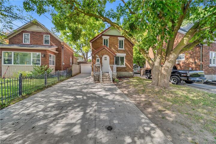 Property Photo: 324 Victoria Street S ON N2M 3A3
