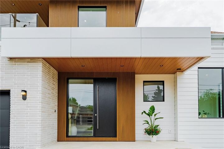 Property Photo:  504 Winona Road  ON L8E 5E5 