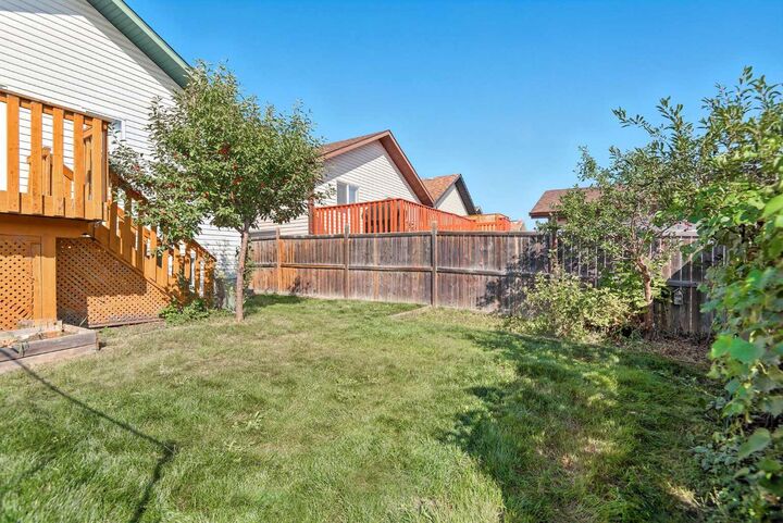 Property Photo: 140 Lanterman Close AB T4R 3N8