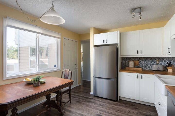 Photo de la propriété: 5103 35 Avenue SW 155 AB T3E 6L9