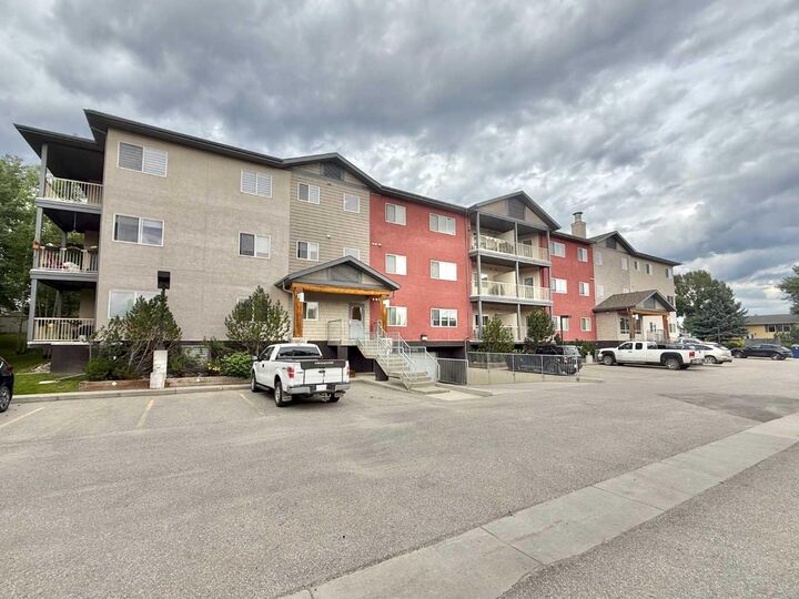 109 Seabolt Drive 305  Hinton AB T7V 1K2 photo