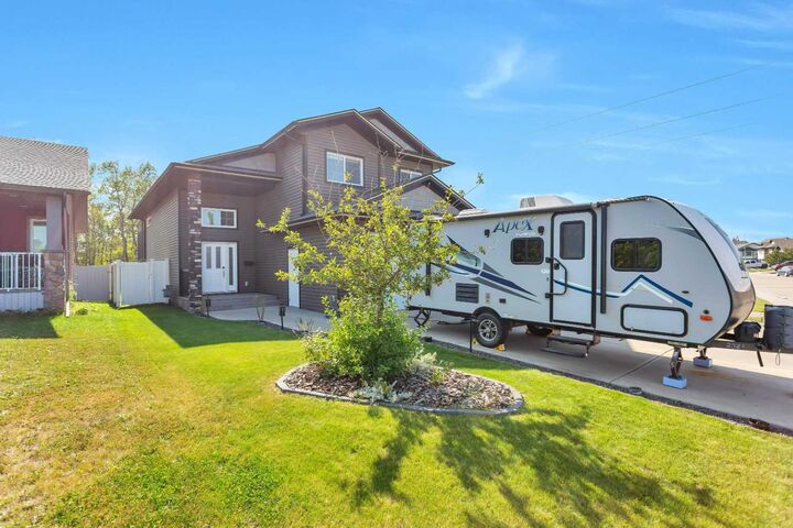Property Photo: 22 Coachill Street AB T4M 0A9