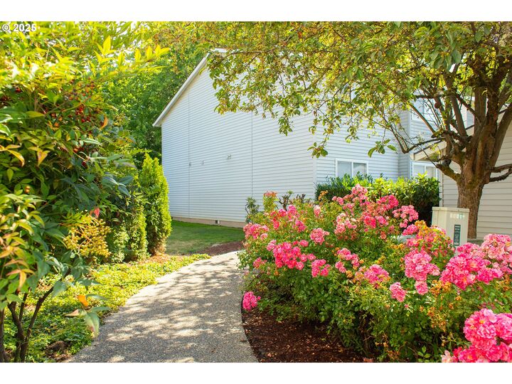 Property Photo: 15000 SW Farmington Rd 16 OR 97007