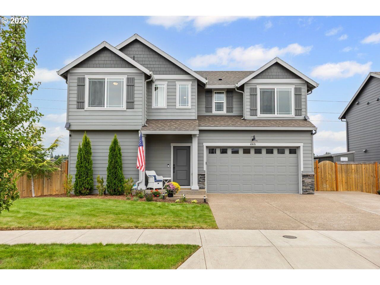 Property Photo: 4915 Constellation Ave NE OR 97305