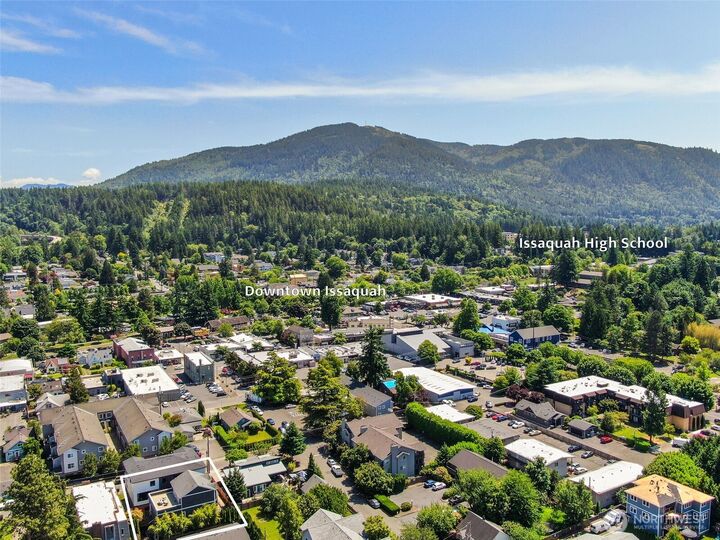 Property Photo:  125  1st Avenue NW  WA 98027 