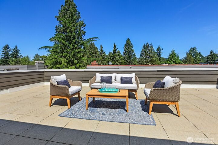 Property Photo:  125  1st Avenue NW  WA 98027 