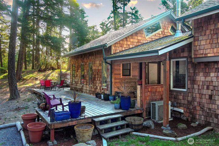 Property Photo: 1085 Timber Lane WA 98250