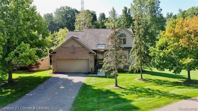 Property Photo:  7065 Deerwood Trail  MI 48323 