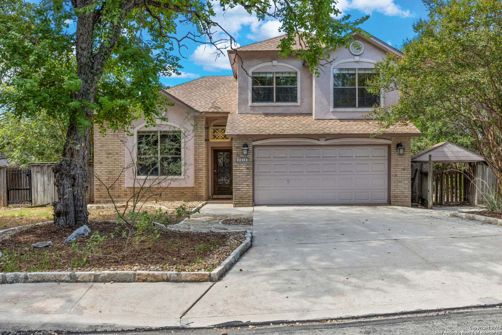 Property Photo: 2414 Trace Oak TX 78232