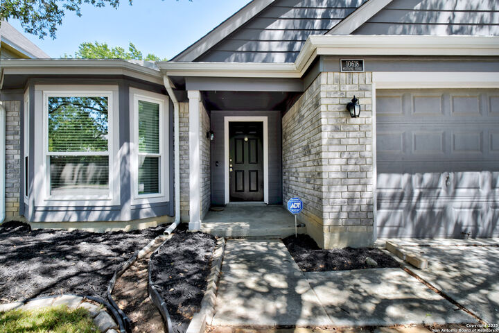 Property Photo: 10618 Mustang TX 78109