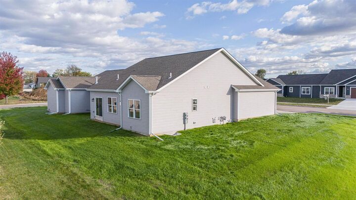 Property Photo:  168 East Ash Lane  WI 53563 
