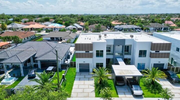 Property Photo:  3909 SW 138th Ave  FL 33175 