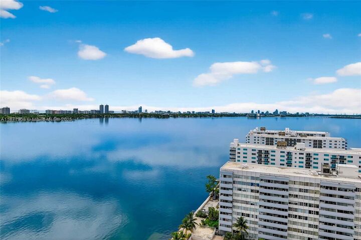 Property Photo:  7601 E Treasure Dr 2222  FL 33141 