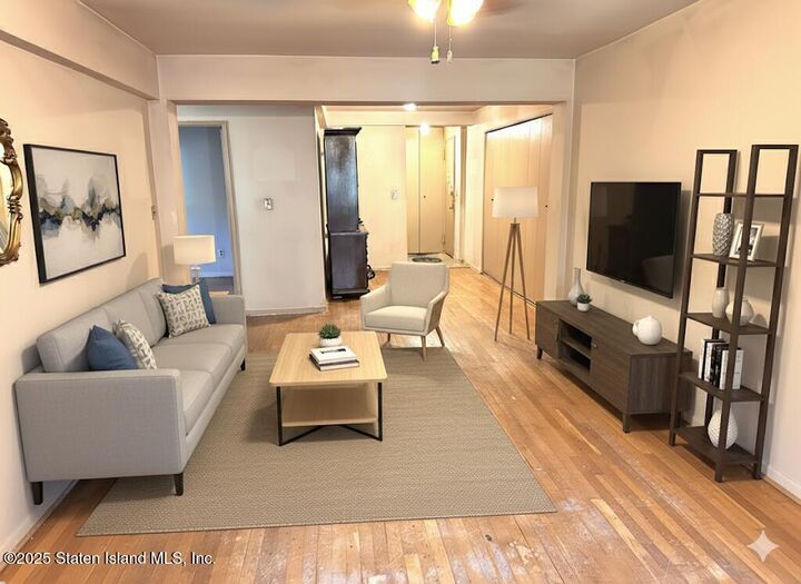 Property Photo: 50 Fort Place A3j NY 10301