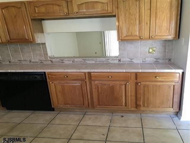 Property Photo: 19 Mohave Dr 19 NJ 08205