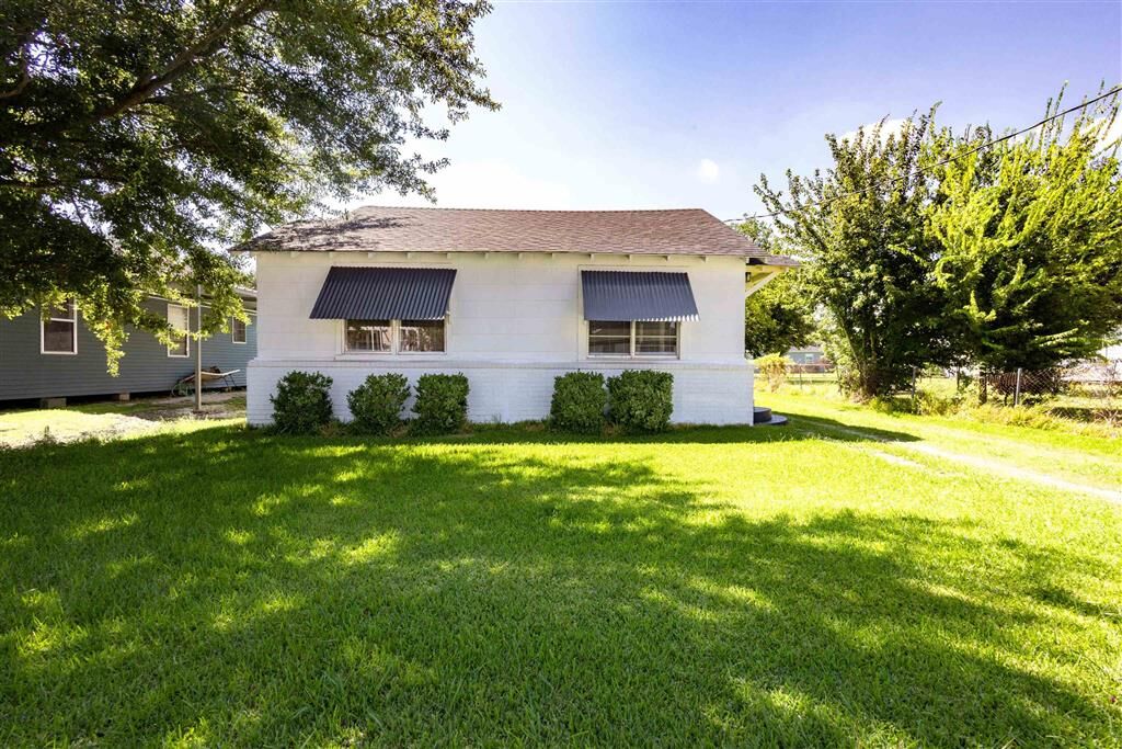 Property Photo: 2116 Creole St Street LA 70601