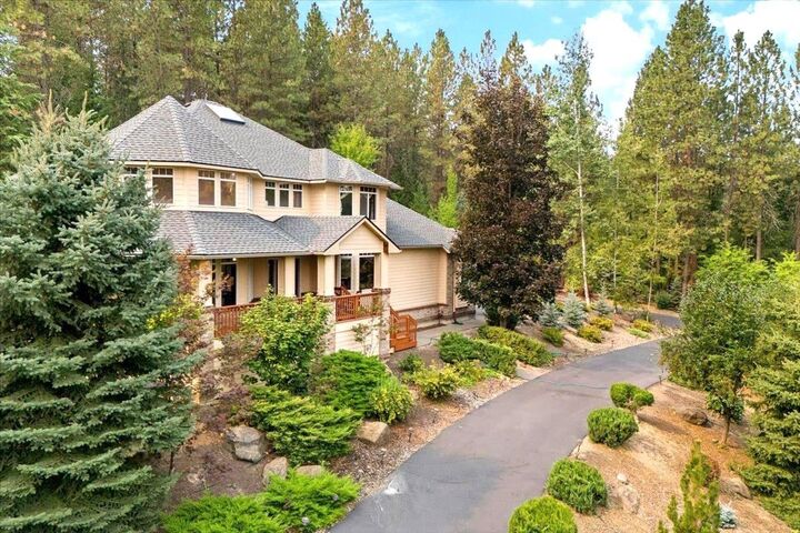 Property Photo: 12910 E Fairway Ridge Ln WA 99224