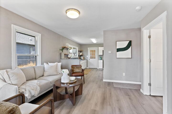 Property Photo: 1307 E Bridgeport Ave WA 99207