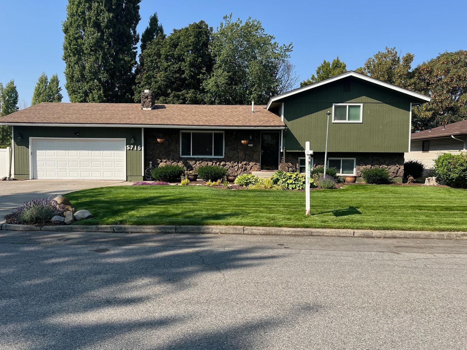 Property Photo: 5716 S Moran Dr WA 99223